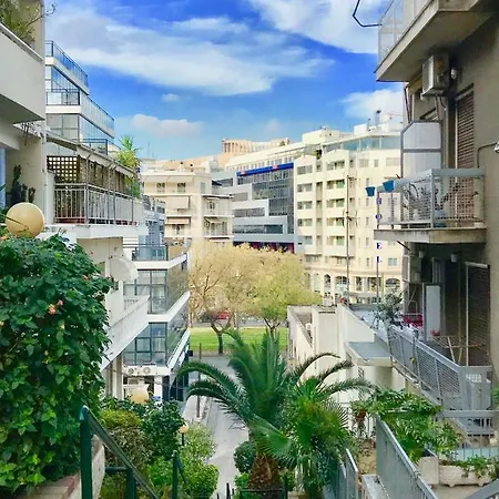 Walk To Markets From A Cozy By Cielo Homes Apartment *