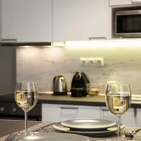 Apartment Walk To Markets From A Cozy By Cielo Homes
